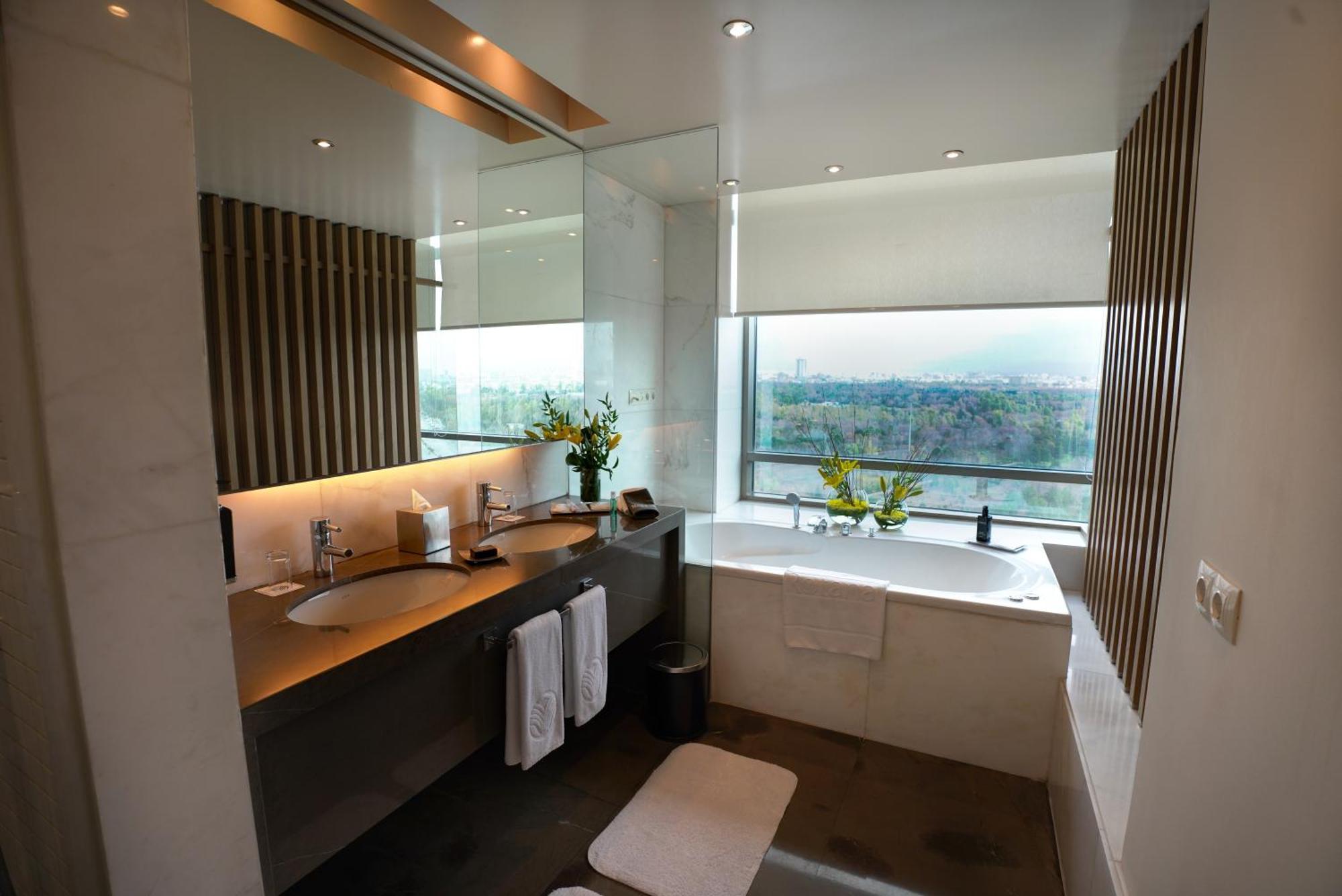 Готель Erbil Rotana Екстер'єр фото
